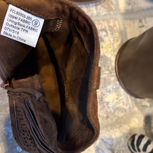 Altar'd State 9 Western highly detailed soft suede stacked 3 1/2" heeled booties - Picture 5 of 12